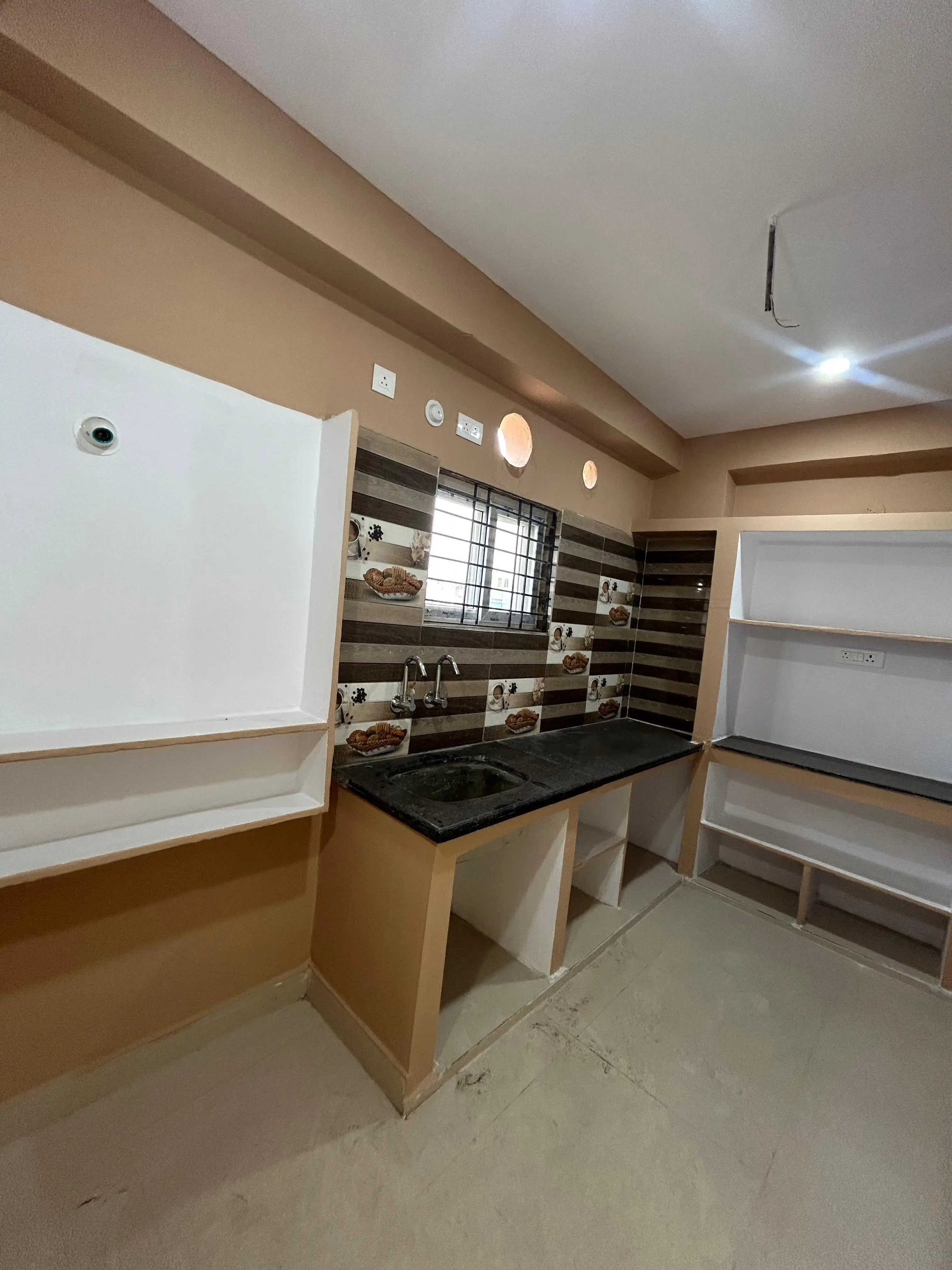 FLATS FOR SALE AT KURMANNAPALEM, FLATS SALE IN KURMANNAPALEM