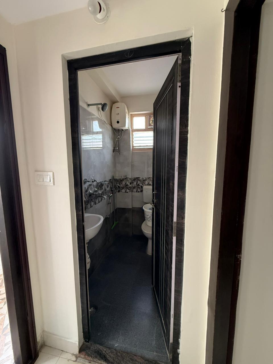 FLAT FOR SALE IN HP COLONY, FLAT FOR SALE IN KRM COLONY