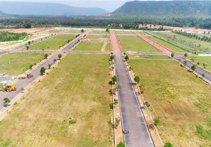VMRDA & VUDA PLOTS IN ANANDAPURAM, Highway-facing plots in Anandapuram, Anandapuram plots for sale